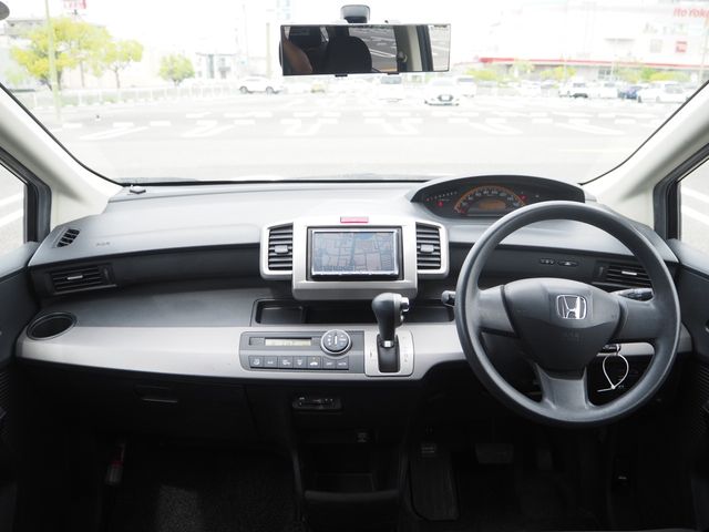 HONDA FREED 2010