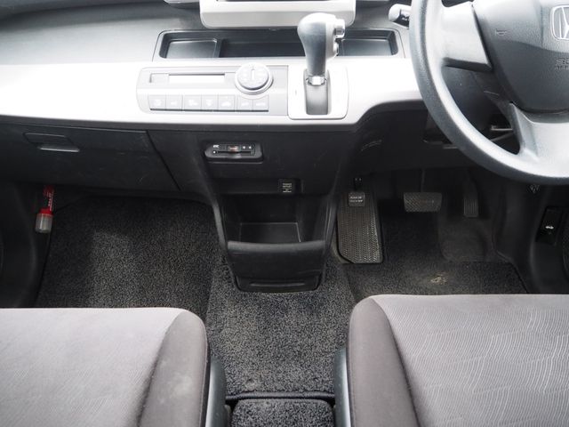 HONDA FREED 2010