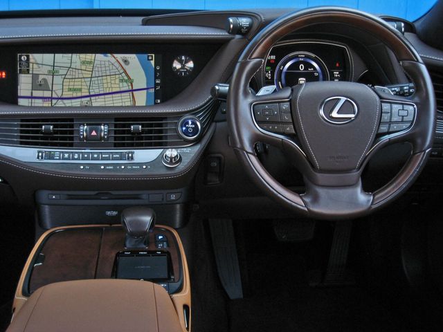 TOYOTA LEXUS LS500h 4WD 2017