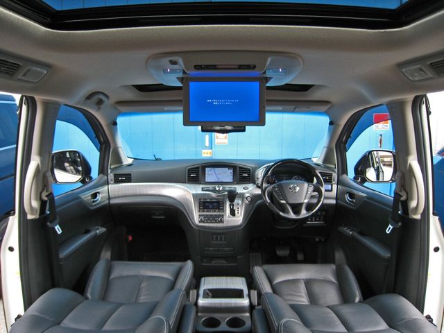 NISSAN ELGRAND  4WD 2016