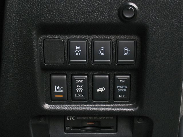 NISSAN ELGRAND  4WD 2016