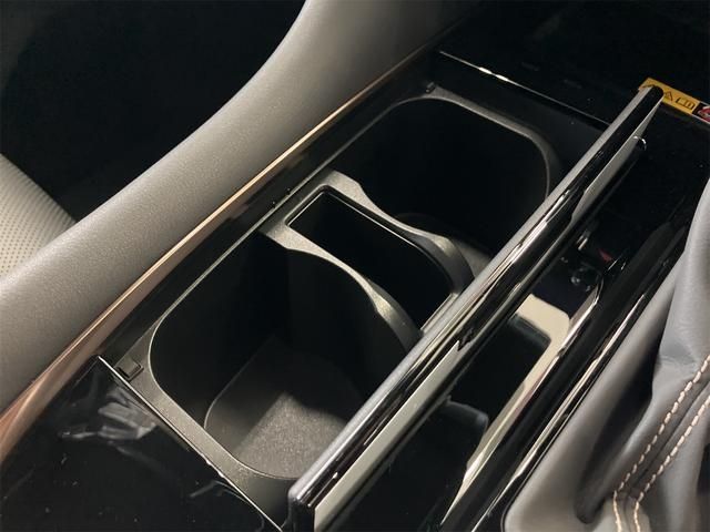 TOYOTA ALPHARD hybrid 4WD 2024