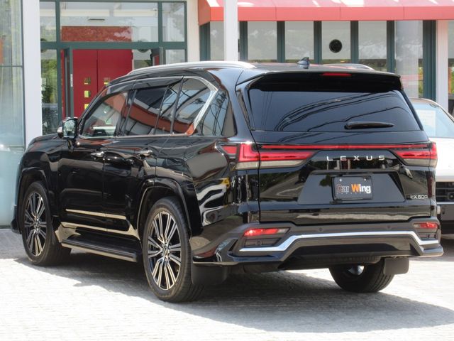 TOYOTA LEXUS LX600 2023