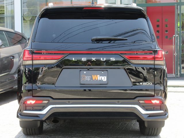 TOYOTA LEXUS LX600 2023