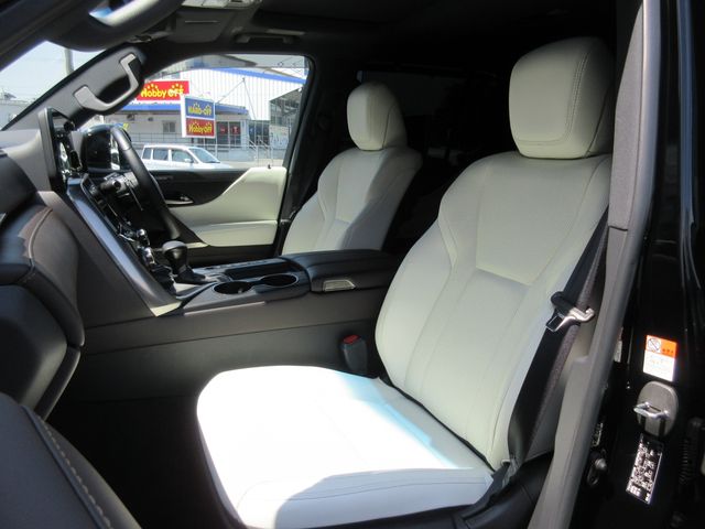 TOYOTA LEXUS LX600 2023