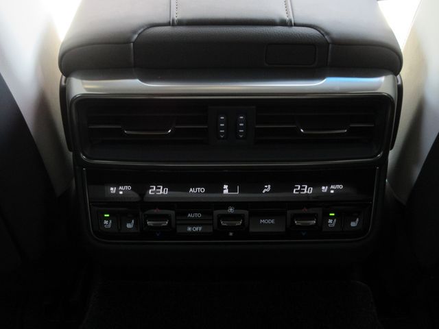 TOYOTA LEXUS LX600 2023