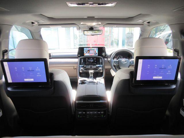 TOYOTA LEXUS LX600 2023