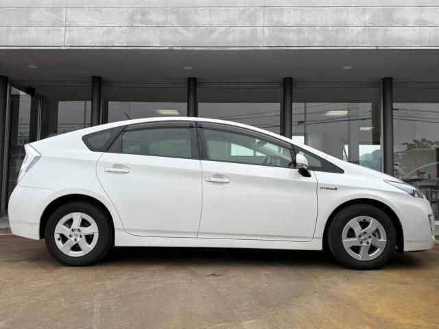 TOYOTA PRIUS 2011
