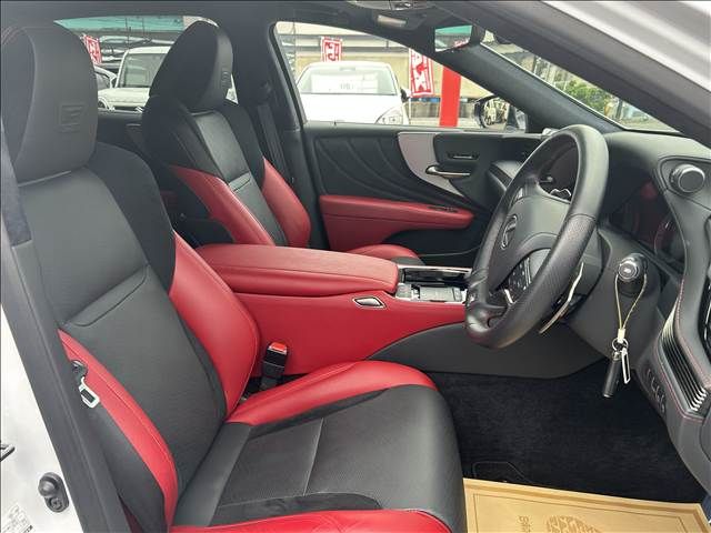 TOYOTA LEXUS LS500 4WD 2022