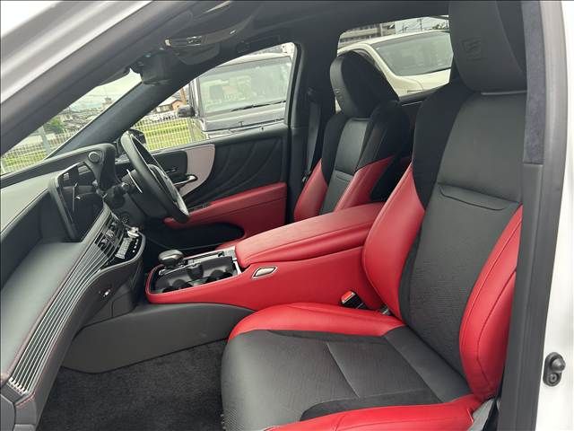 TOYOTA LEXUS LS500 4WD 2022