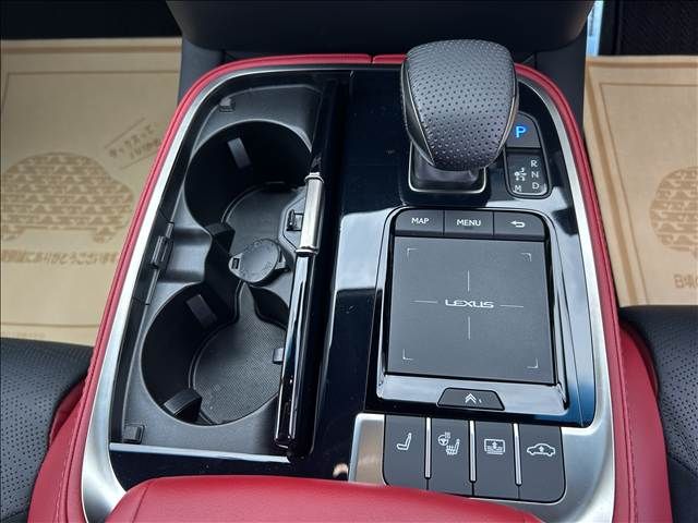 TOYOTA LEXUS LS500 4WD 2022