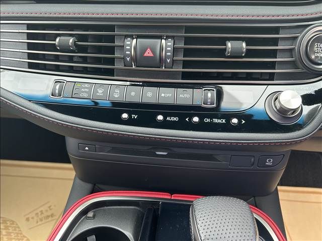 TOYOTA LEXUS LS500 4WD 2022