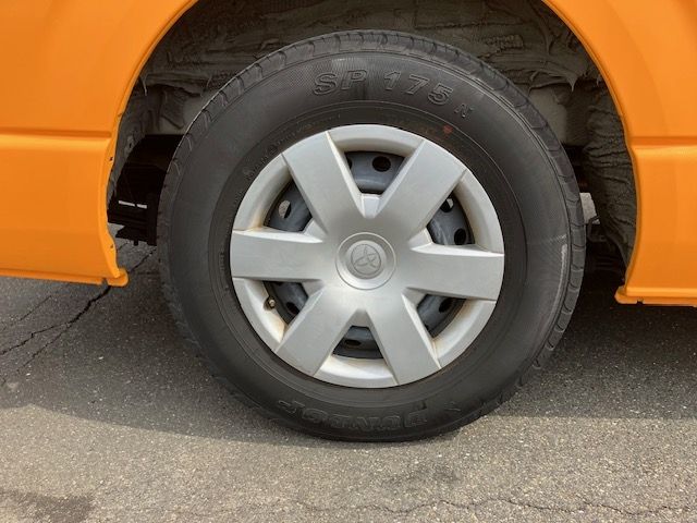 TOYOTA HIACE COMMUTER 2022