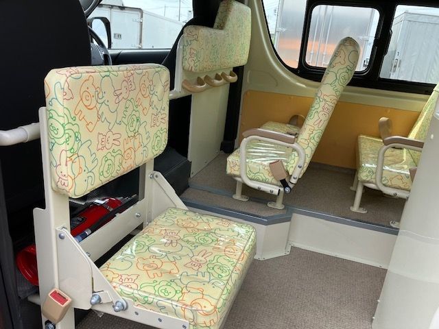 TOYOTA HIACE COMMUTER 2022