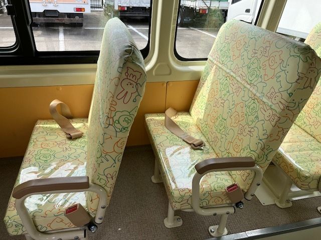 TOYOTA HIACE COMMUTER 2022