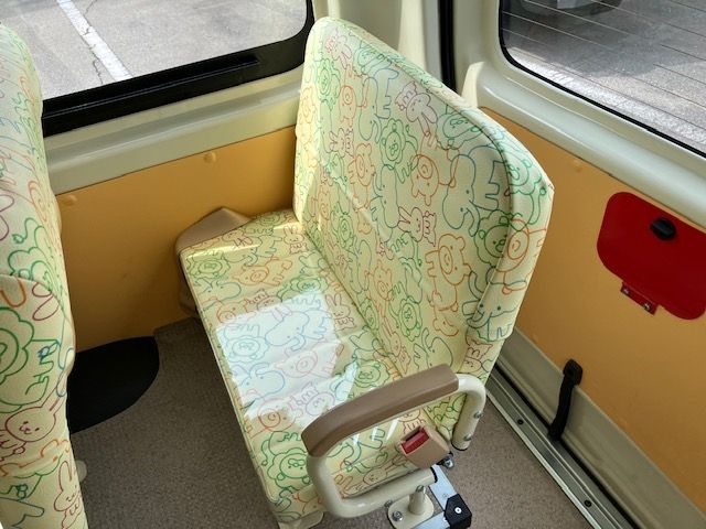 TOYOTA HIACE COMMUTER 2022