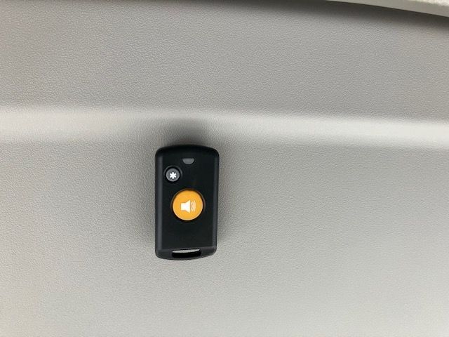 TOYOTA HIACE COMMUTER 2022