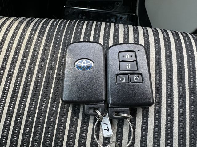 TOYOTA NOAH HYBRID 2020