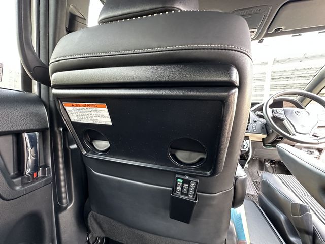 TOYOTA NOAH HYBRID 2020