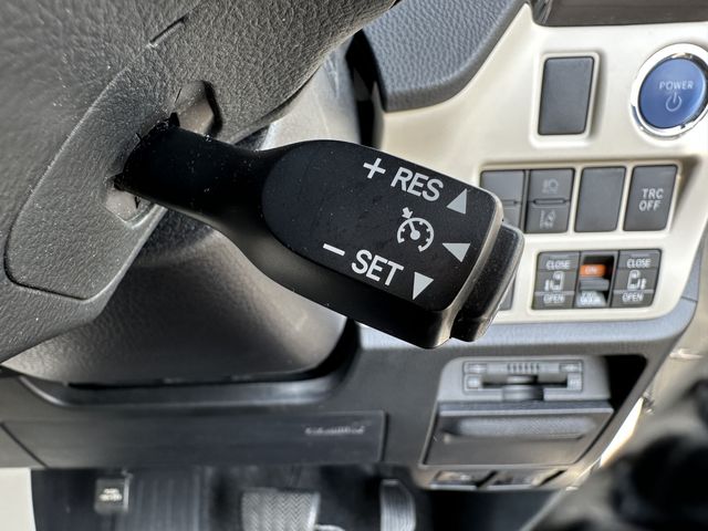 TOYOTA NOAH HYBRID 2020