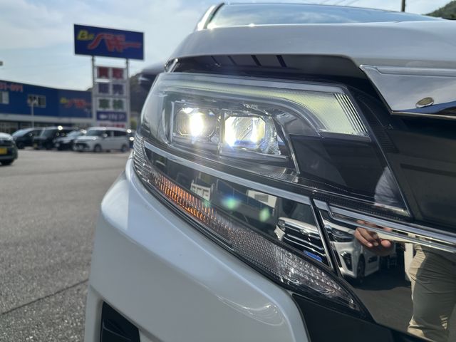 TOYOTA NOAH HYBRID 2020