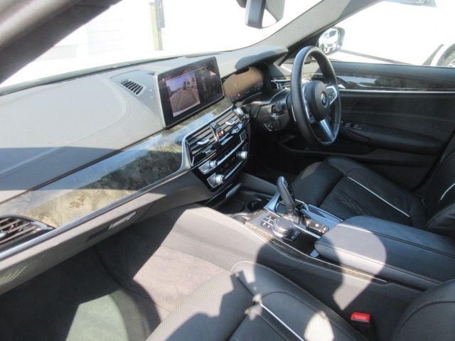 BMW BMW 5series TOURING 2022