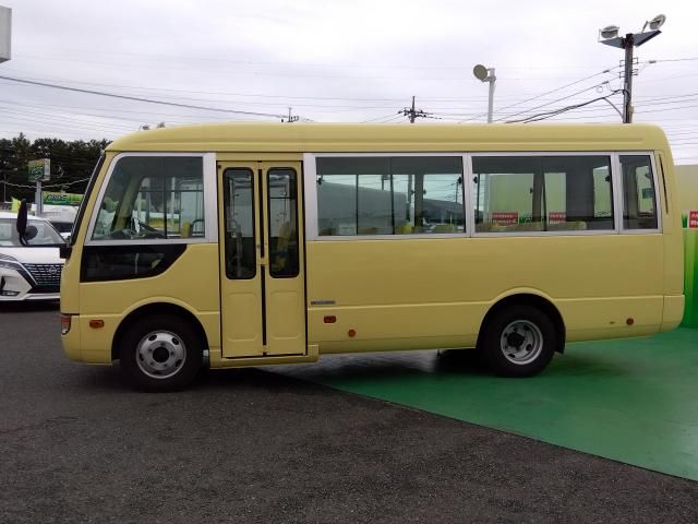 MITSUBISHI ROSA 2016