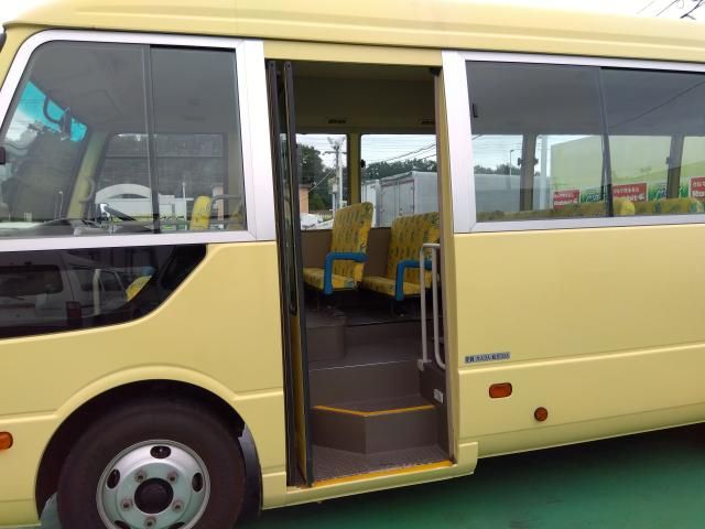 MITSUBISHI ROSA 2016