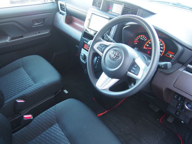 TOYOTA ROOMY 2019