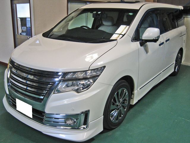 NISSAN ELGRAND  4WD 2017