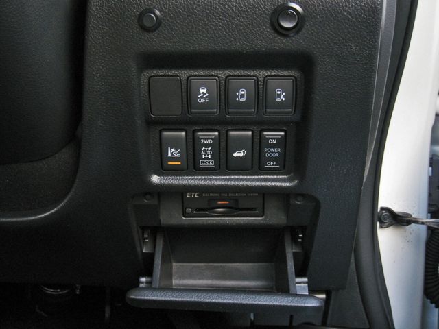 NISSAN ELGRAND  4WD 2017