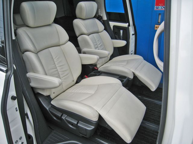 NISSAN ELGRAND  4WD 2017