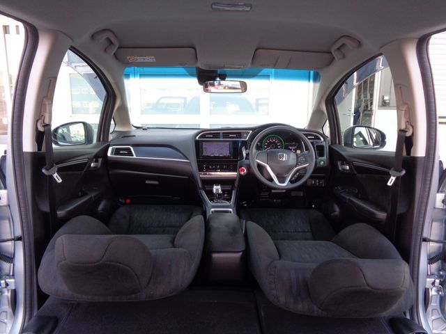 HONDA SHUTTLE HYBRID 2022