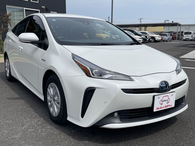 TOYOTA PRIUS 2019