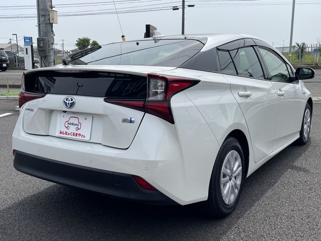 TOYOTA PRIUS 2019