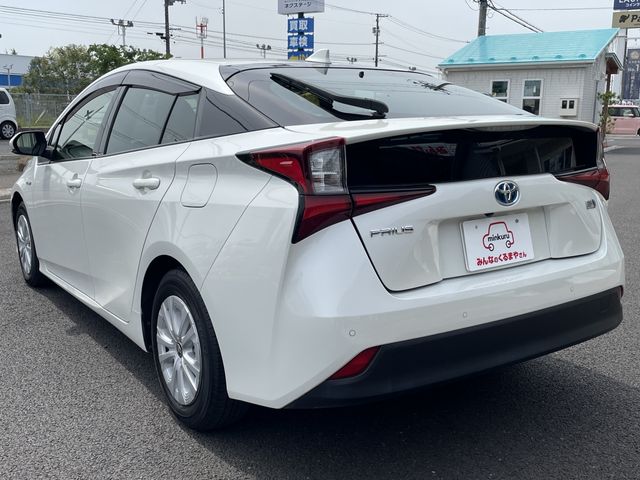 TOYOTA PRIUS 2019
