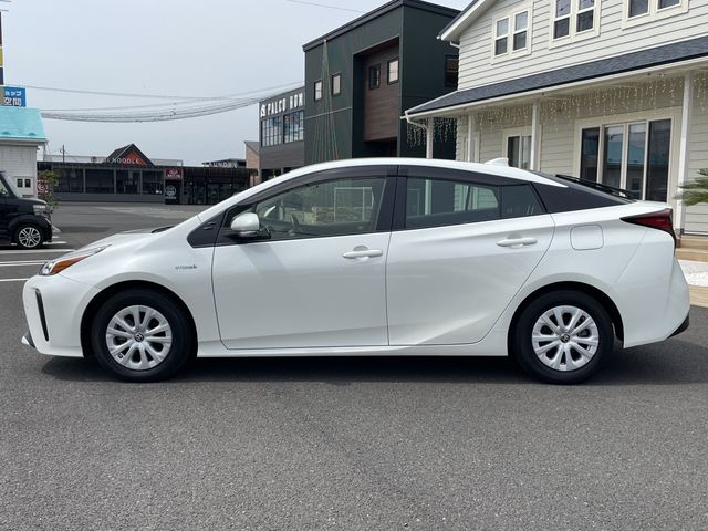 TOYOTA PRIUS 2019