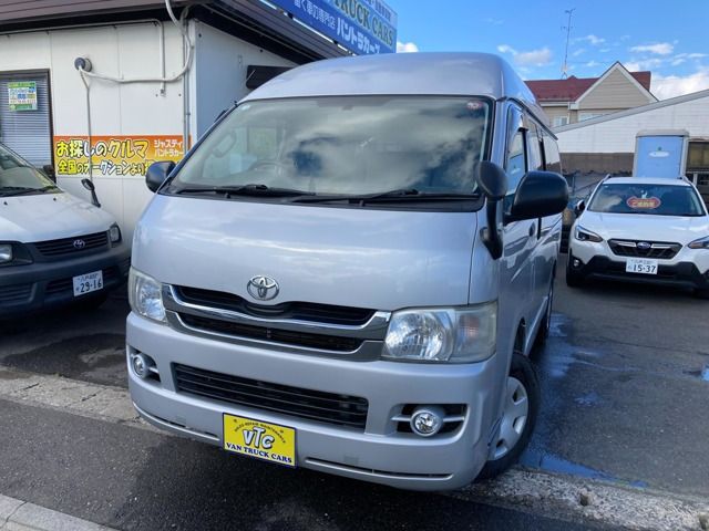 TOYOTA HIACE van 4WD 2010