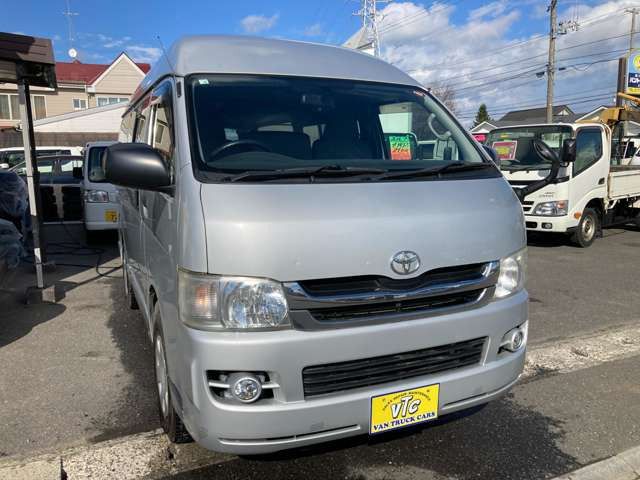 TOYOTA HIACE van 4WD 2010