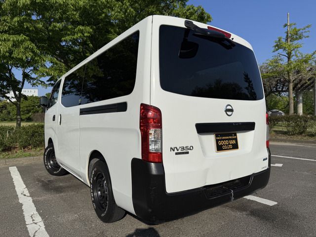 NISSAN NV350 CARAVAN 4WD 2014
