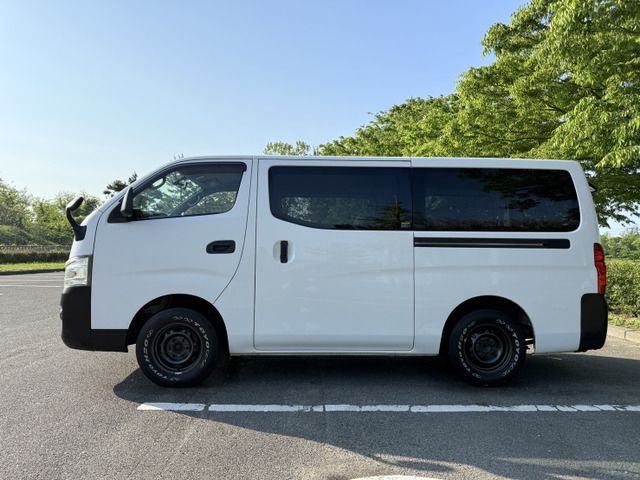 NISSAN NV350 CARAVAN 4WD 2014