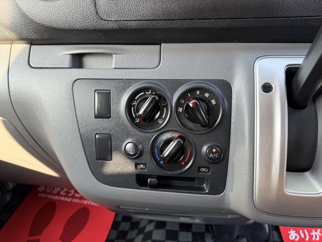 NISSAN NV350 CARAVAN 4WD 2014