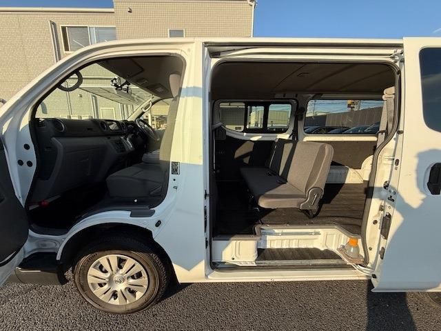 NISSAN NV350 CARAVAN 2021