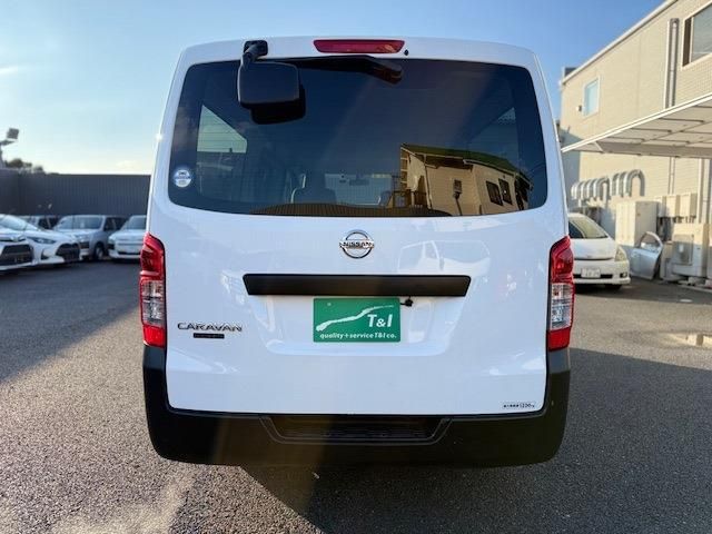 NISSAN NV350 CARAVAN 2021