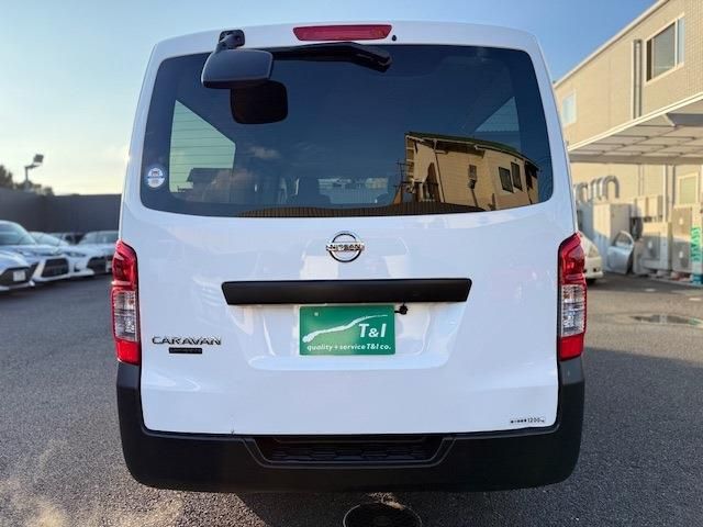 NISSAN NV350 CARAVAN 2021