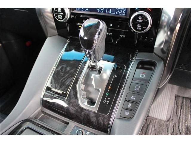 TOYOTA ALPHARD hybrid 4WD 2018