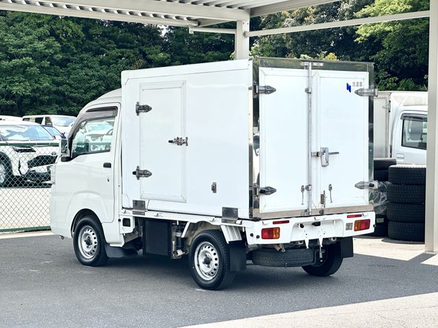 DAIHATSU HIJET truck 4WD 2015