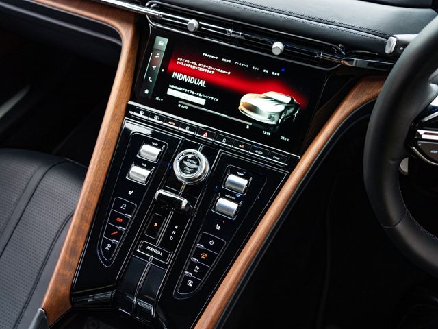 ASTON MARTIN ASTON MARTIN 2024