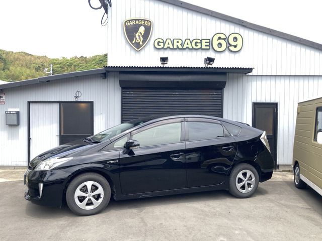 TOYOTA PRIUS 2013