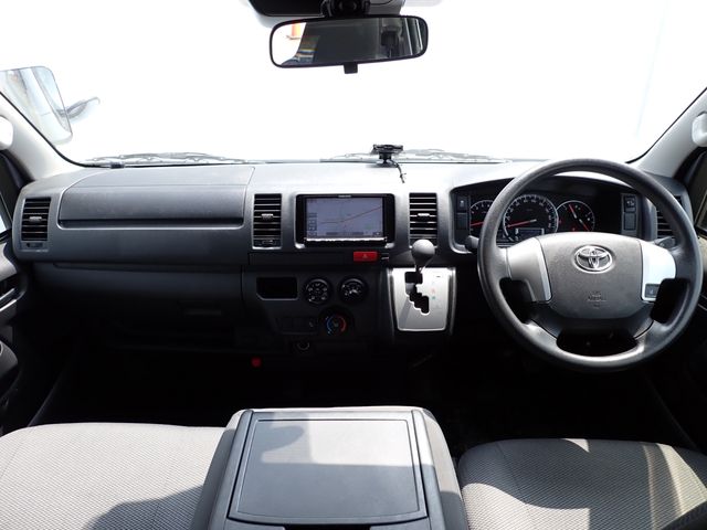 TOYOTA HIACE van 2WD 2018